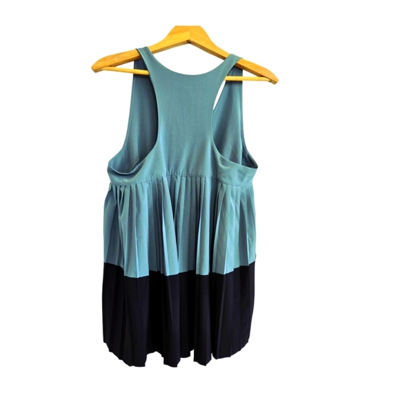 Athleta Tops - ATHLETA Activewear Swing Pleated Sleeveles Stretch Top Teal and Black Medium